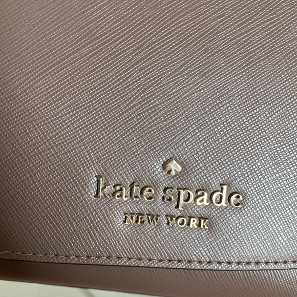 Kate Spade crossbody with removable and adjustable should strap. - Picture 7 of 10